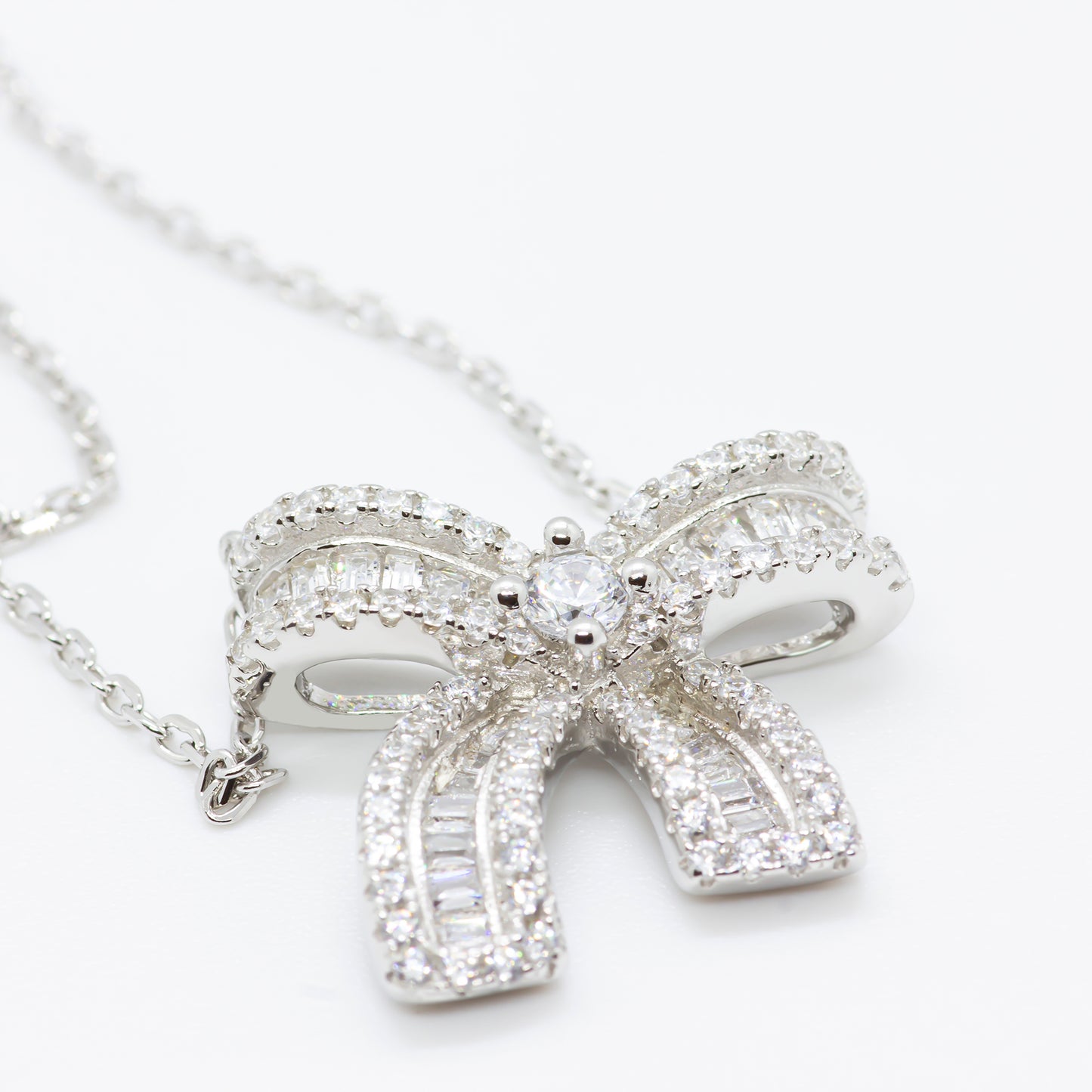 BOW NECKLACE NO 101
