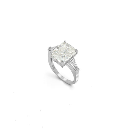 CLASSIC BAGUETTE SOLITAIRE RING