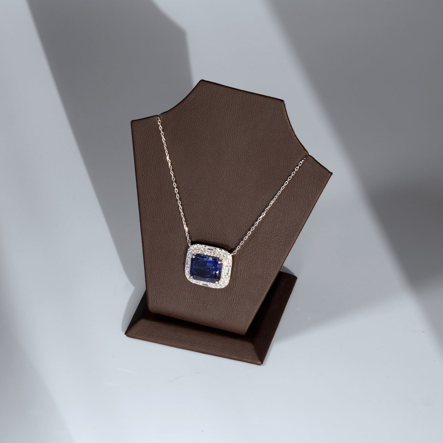 BAGUETTE SAPPHIRE CHAIN NECKLACE