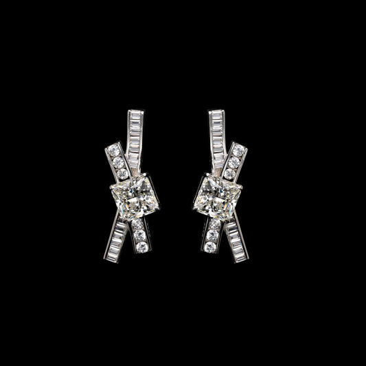 CARRE SOLITAIRE AND CROSS EARRING