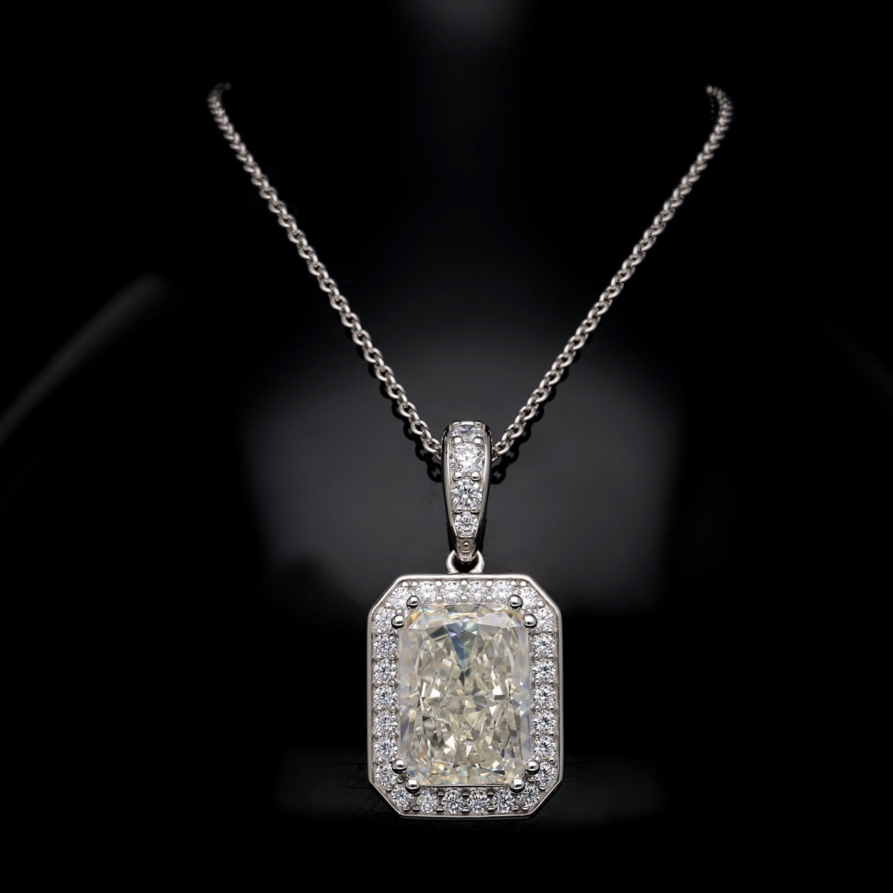 BAGUETTE SOLITAIRE NECKLACE
