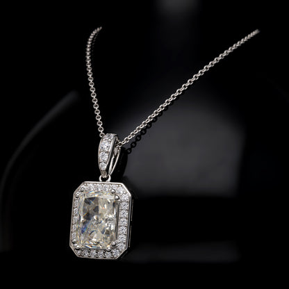 BAGUETTE SOLITAIRE NECKLACE
