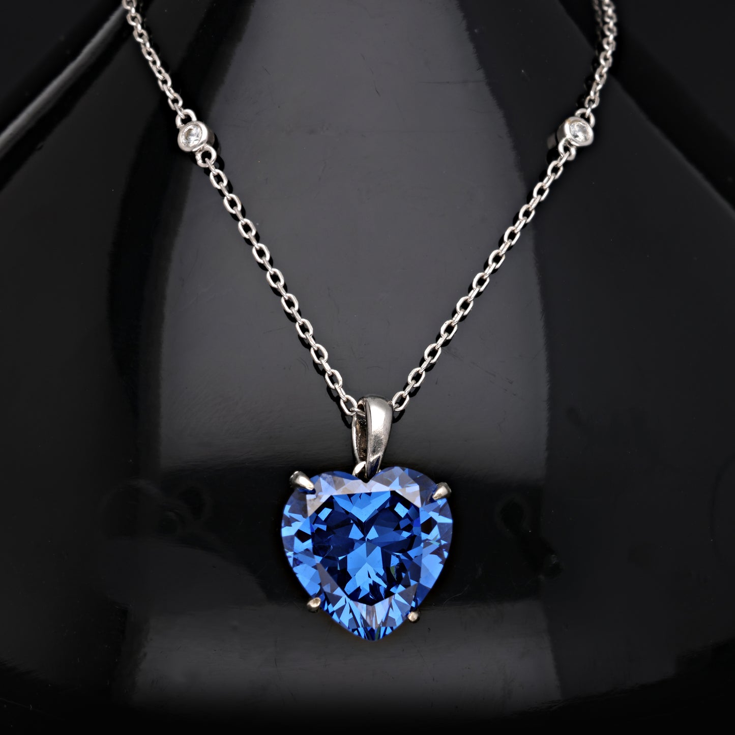 BIG BLUE HEART CHAIN NECKLACE