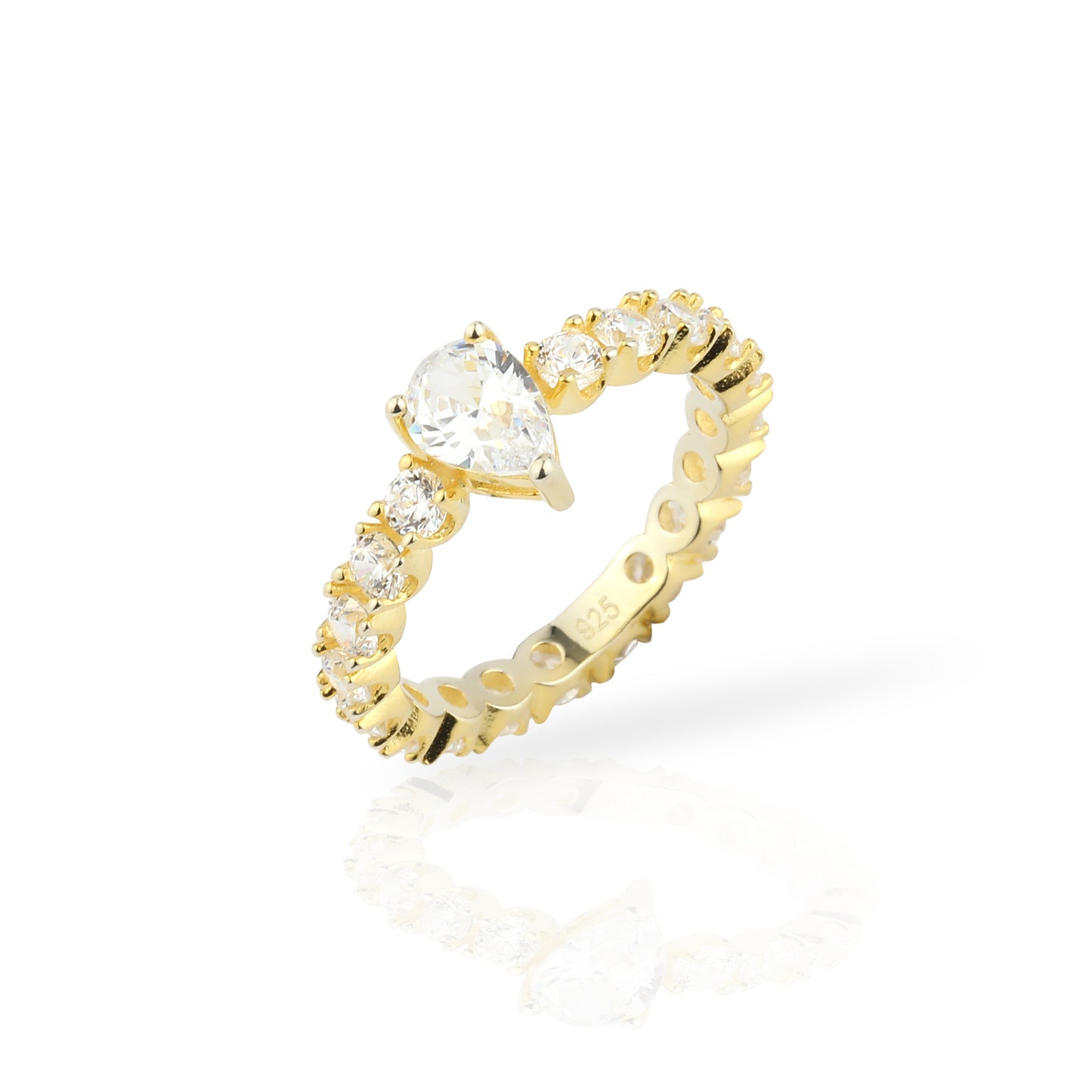 WEDDING RING WİTH A SMALL SOLITAIRE